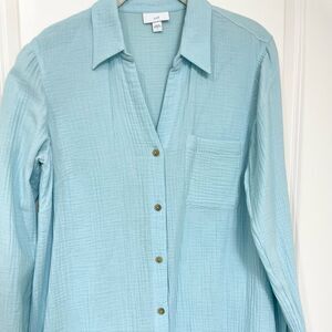 J. Jill sky blue long sleeve button down shirt size small.